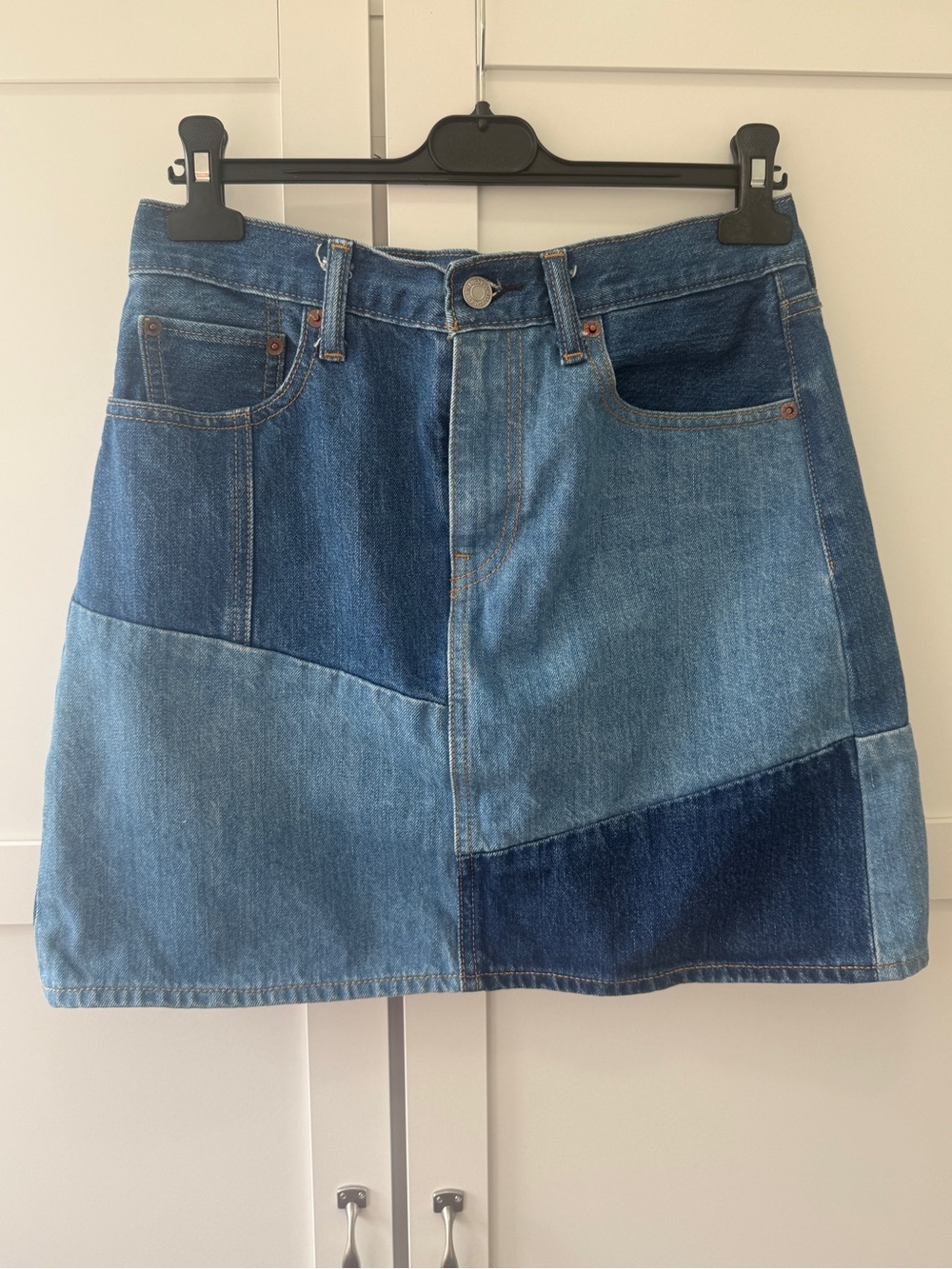 Levi’s Patchwork Jeans Mini Skirt Size 27 - Picture 2 of 3
